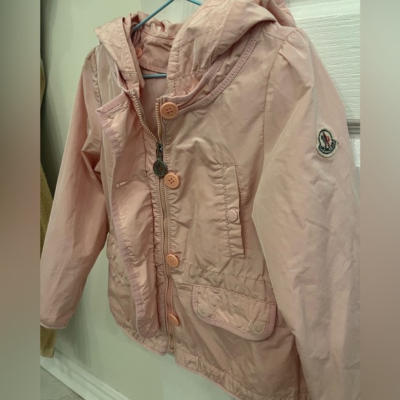 Light pink Moncler windbreaker with ruffle details 5 years old - Picture 1 of 6